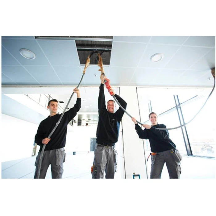 1 industri elektriker fra EL:CON en hel dag